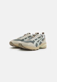 ASICS SportStyle GEL-1090V2 - Sneakers basse - dark pewter/white sage