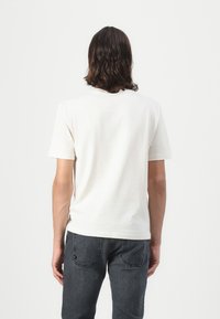 TOM TAILOR DENIM T-shirts med print - gardenia white