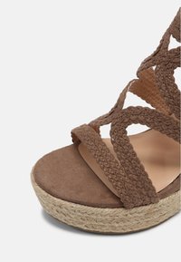 Bullboxer taupe - High Heel Sandalette - taup