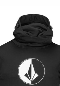 Sweatshirt noir à col montant avec une texture douce, un cordon de serrage réglable, et un grand logo graphique blanc au centre.