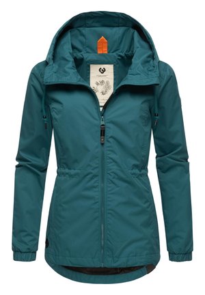 Veste imperméable teal avec capuche, poignets élastiques et taille ajustable par cordon. Présente une doublure noire et un accent orange dans la capuche.