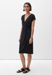 s.Oliver BLACK LABEL MIT KNOTENDETAIL - Jurk - black