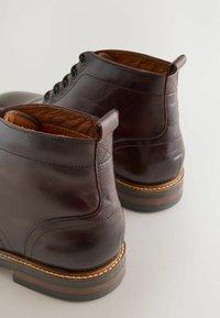 Next REGULAR FIT - Botines con cordones - burgundy red