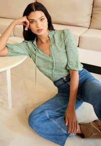 Lipsy 3/4 SLEEVE BURNOUT TIE NECK REGULAR FIT
 - Blūze - green