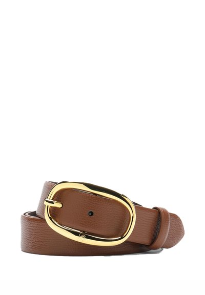 Kožený opasok v bohatej hnedej farbe s textúrovaným povrchom. Má veľkú oválnu zlatú pracku na zapínanie, doplnenú elegantným dizajnom.