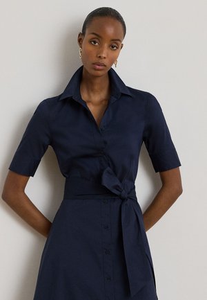Lauren Ralph Lauren Petite, BELTED STRETCH COTTON BLEND SHIRTDRESS - Robe chemise - navy