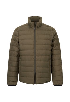 Olīvu zaļa pufīga jaka ar augstu apkakli, priekšējo rāvējslēdzēju un elastīgām aprocēm. Tam ir quilting dizains un gluda, viegla tekstūra.