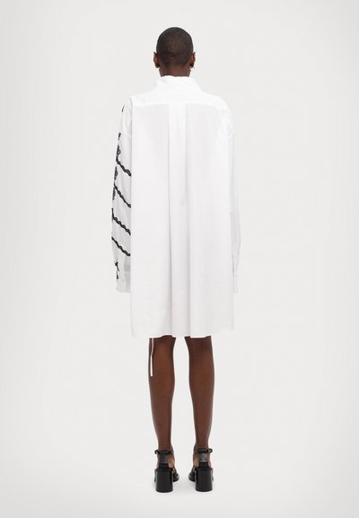 Viktor&Rolf APPLIQUE SHIRT DRESS - Marškininė suknelė - white