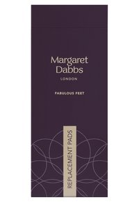 Mörklila låda med guldtext för "Margaret Dabbs" och "Fabulous Feet." Har ett geometriskt mönster och en etikett för "Ersättningsdynor."