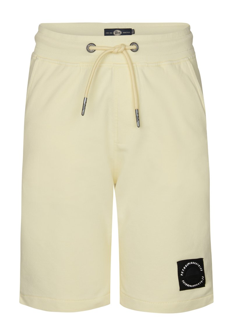 Lichtgele shorts van zacht materiaal, met een elastische tailleband en trekkoord, en een zwart logo-patch op het linkerseizoen.