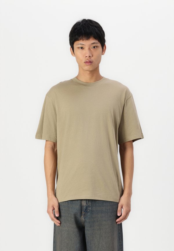 JJEBRADLEY O-NECK - Basic T-shirt - coriander