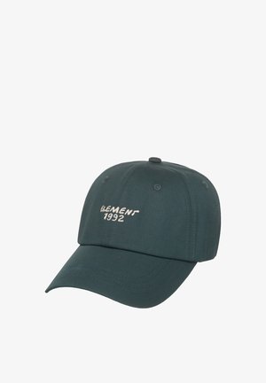 Donkergroene honkbalpet met een gebogen klep; heeft witte geborduurde tekst "ELEMENT 1992" aan de voorkant; gemaakt van stof met een gladde textuur.