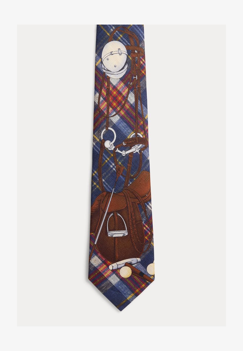Γραβάτα σε ναυτικό καρό μοτίβο με λεπτομερείς απεικονίσεις εξοπλισμού ιππασίας, όπως κράνος, χαλινός, σέλα, αναβολέα, μαστίγιο ιππασίας και μαχαίρια πόλο με μπάλες.