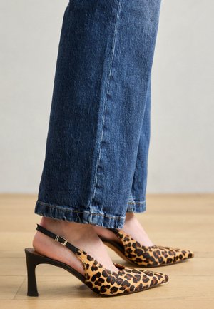 Classic heels - beige
