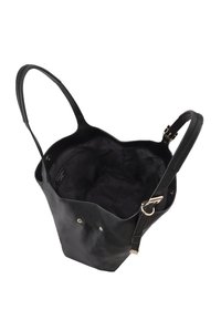 Sac en cuir noir avec un extérieur doux et texturé, deux poignées et un intérieur spacieux entièrement noir avec une poche zippée.