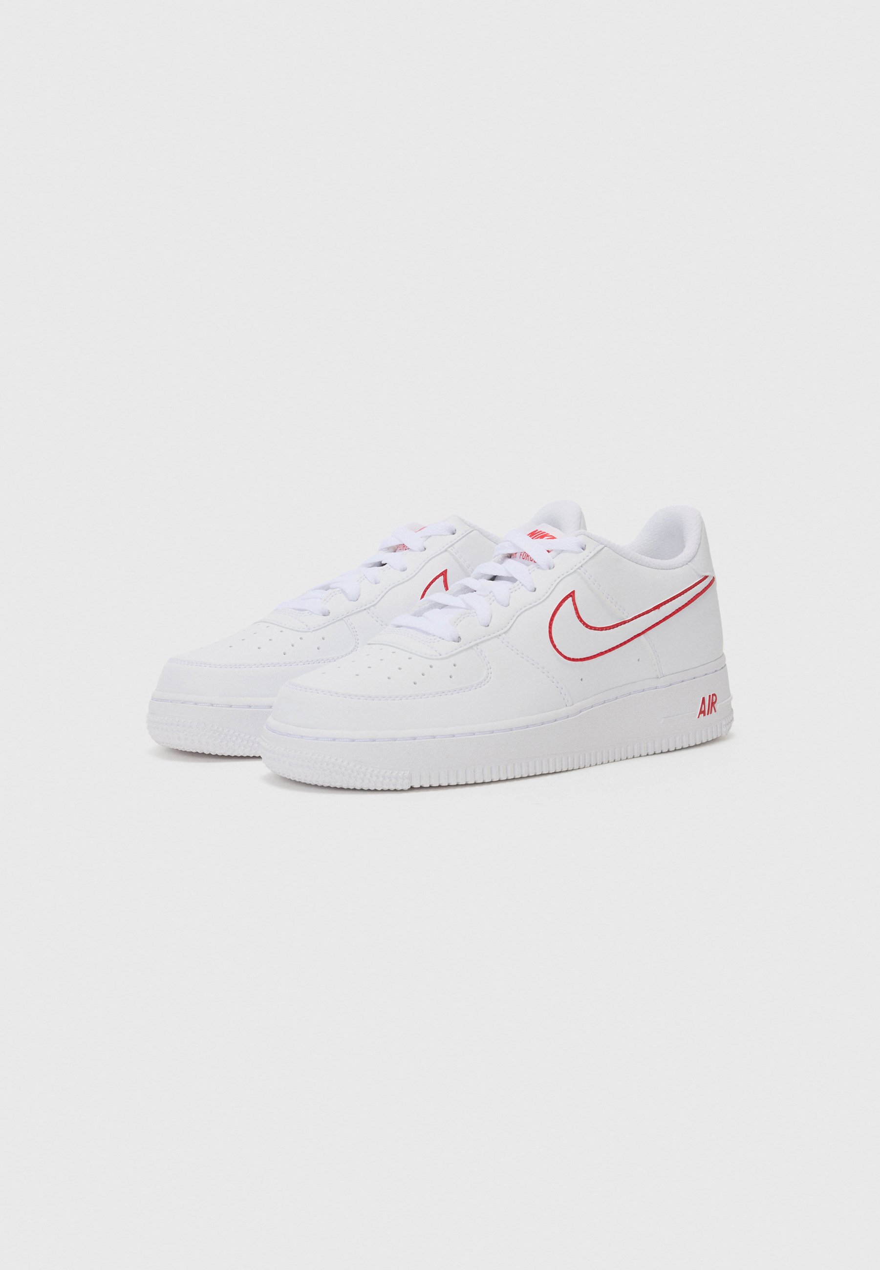 air force blanche semelle rouge