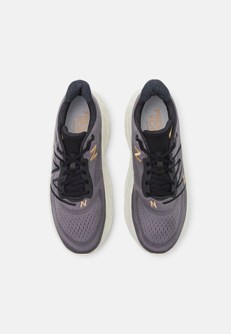 New Balance FRESH FOAM X MORE V5 - Laufschuh Neutral - black 