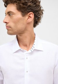 Eterna LINEN SHIRT - SLIM FIT - Zakelijk overhemd - weiß