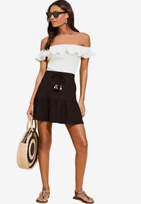 Lipsy SKATER REGULAR FIT - A-lijn rok - black