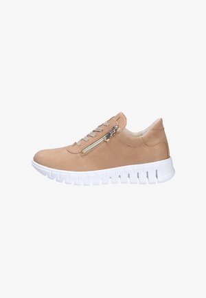 Baskets beiges avec semelle blanche segmentée, lacets et fermeture éclair latérale pour un accès facile.