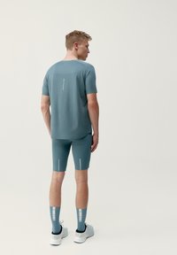 Born Living Yoga - Koszulka sportowa