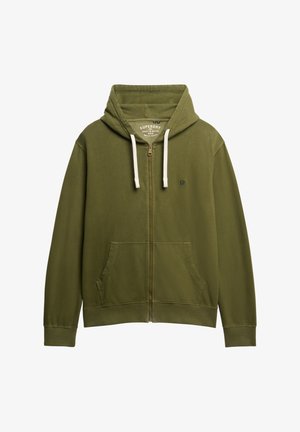 Olivgrüner Zip-Hoodie mit einer Kapuze mit Kordelzug, Fronttaschen und einem kleinen Logo auf der Brust. Aus weichem Stoff mit glatter Textur gefertigt.