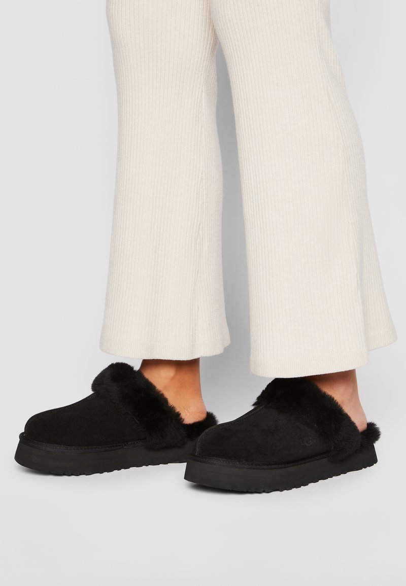 UGG DISQUETTE - Domácí obuv - black