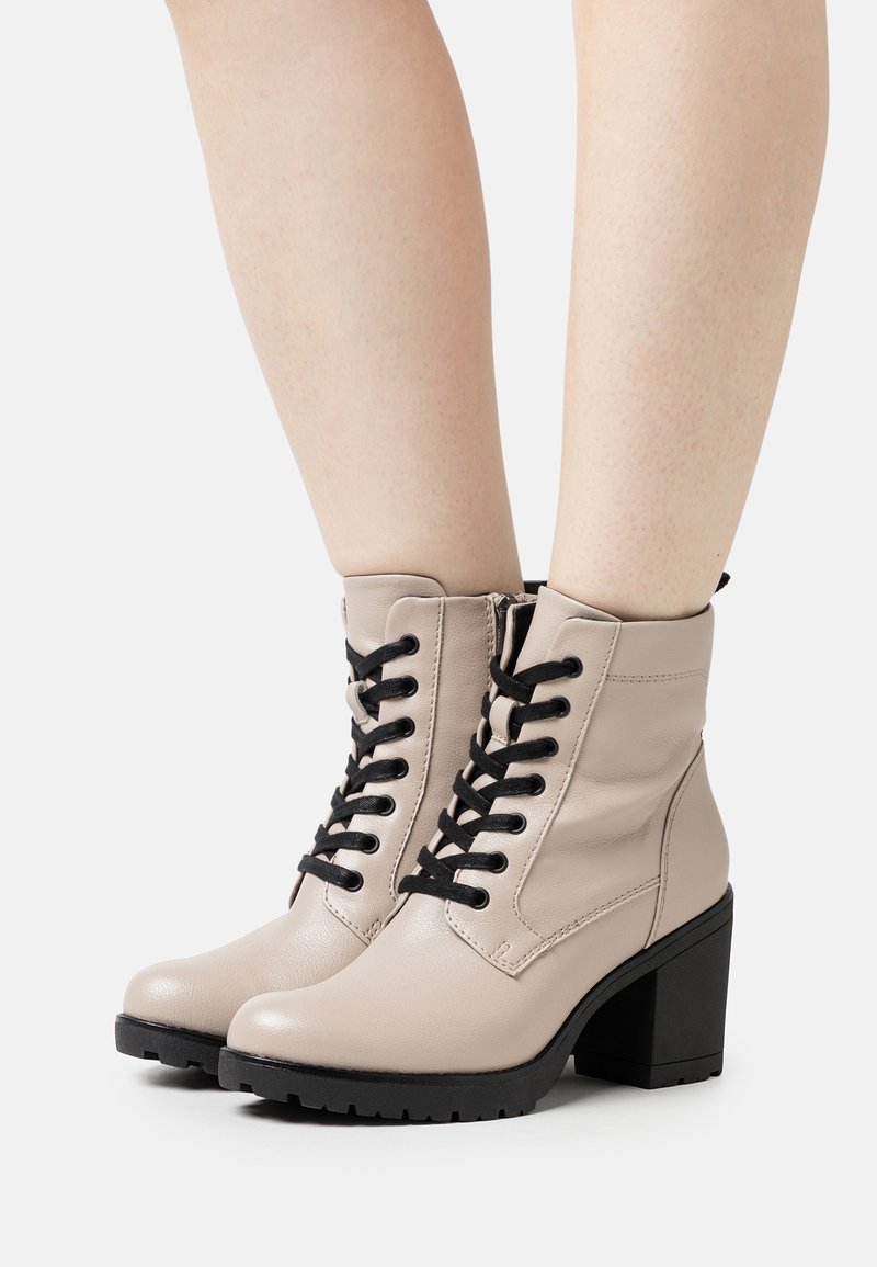 Marco Tozzi Bottines à talons hauts - ivory
