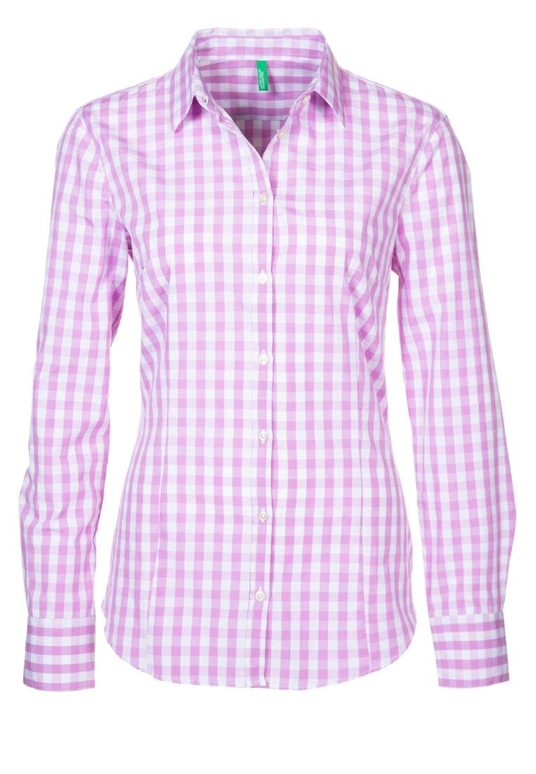 Růžová a bílá kostkovaná košile s dlouhými rukávy, zapínání na knoflíky, klasický límeček, vyrobená z měkké tkaniny s hladkou strukturou.