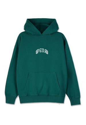 Groene hoodie gemaakt van zachte stof, met een voorzak en een witte geborduurde tekstontwerp op de borst. Comfortabele pasvorm, geribbelde boorden.