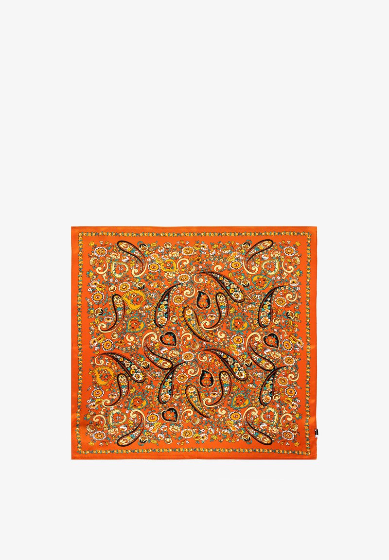 Sciarpa di seta arancione con intricate motivi paisley e floreali in nero, giallo e blu, con un bordo dettagliato.