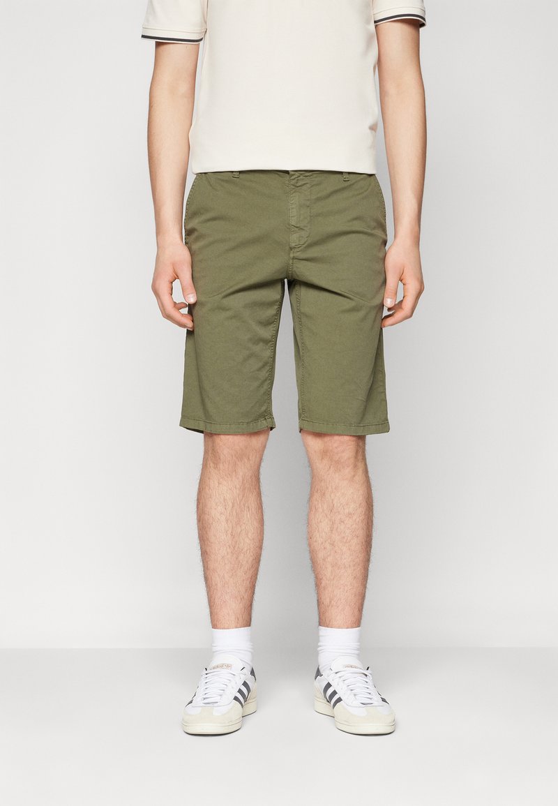 Lyle & Scott - ANFIELD CHINO - Shorts - green, Forstørre