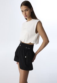 Twist Short - black