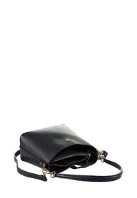 Borsa a tracolla nera in pelle con una finitura testurizzata, dotata di una zip superiore e di accessori in tono oro. Include una tracolla regolabile e più tasche.