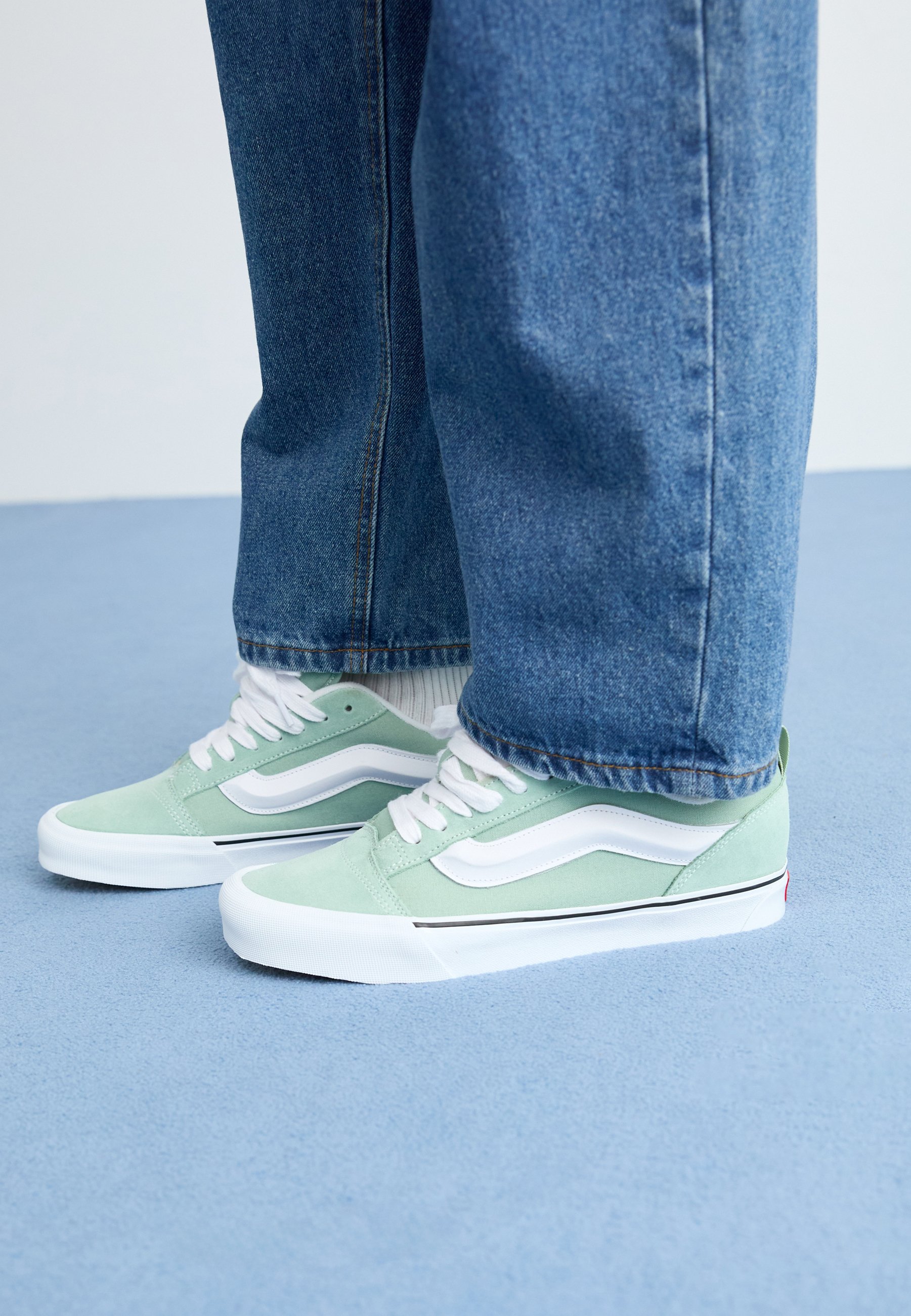 Vans KNU SKOOL UNISEX - Skate shoes - gray olive/grey - Zalando