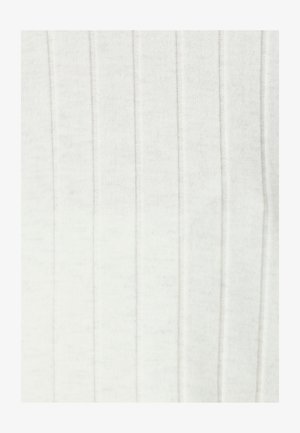 Tissu blanc côtelé avec des plis verticaux, présentant une texture douce et une finition uniforme. Aucun motif ni détail matériel visible.