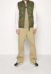 Barbour Beacon Väst - olive