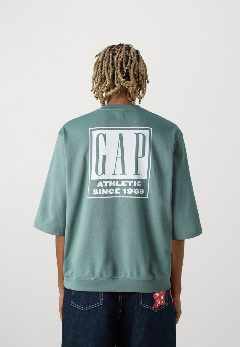GAP LOGO BACK CREW - Print T-shirt - dark forest