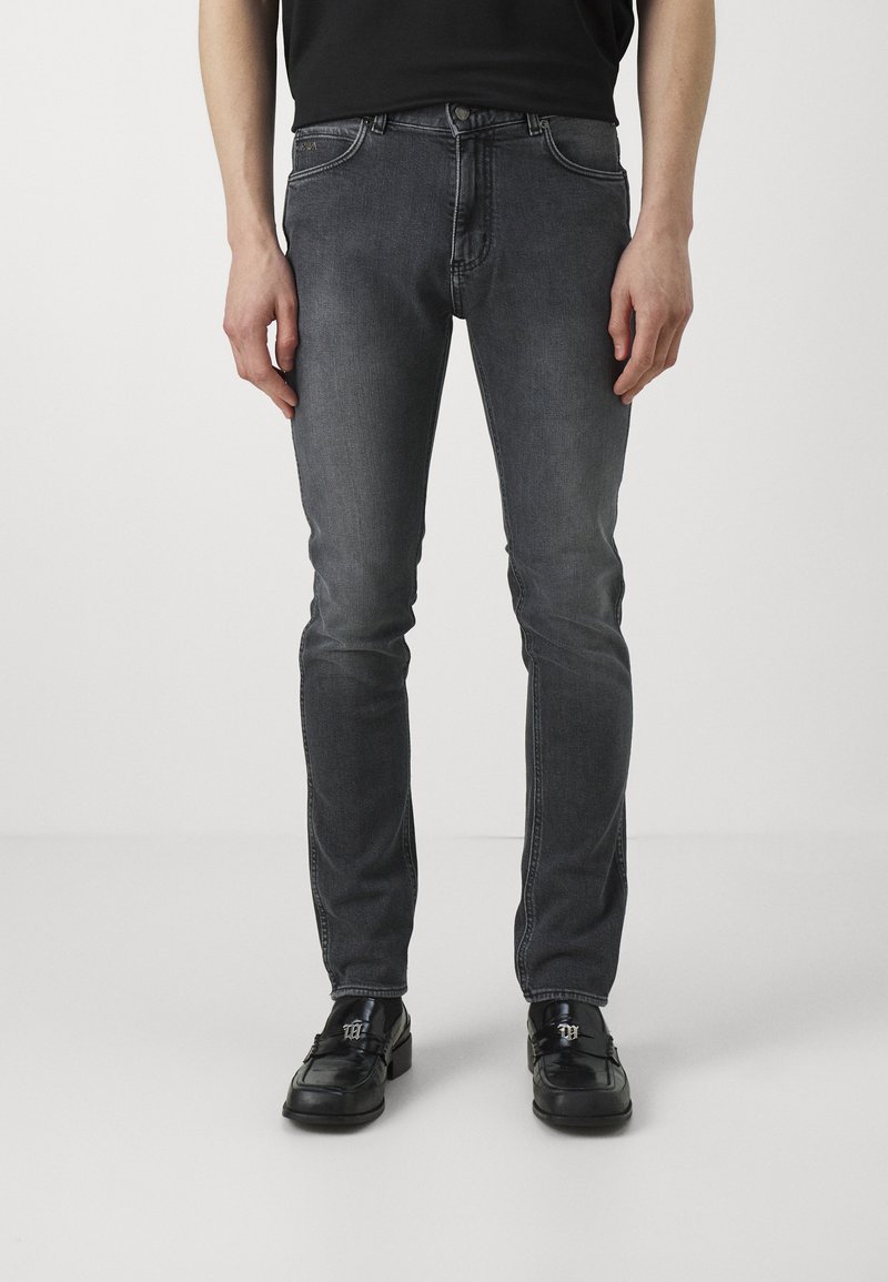 Emporio Armani - 5 TASCHE - Slim fit jeans - denim nero, Vergroten