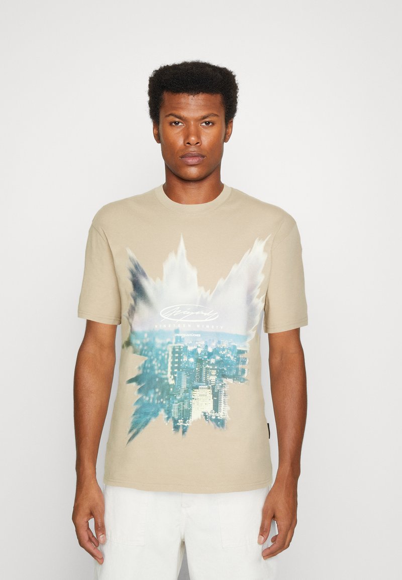 Jack & Jones JORBOOSTER TEE CREW NECK - T-shirt con stampa - chestnut