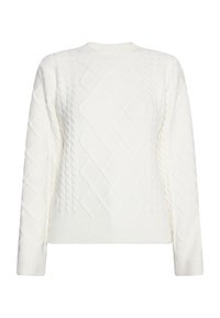 Pull tricot blanc avec motifs en losange et torsades, manches longues, poignets et ourlet côtelés, présenté sur un fond uni.