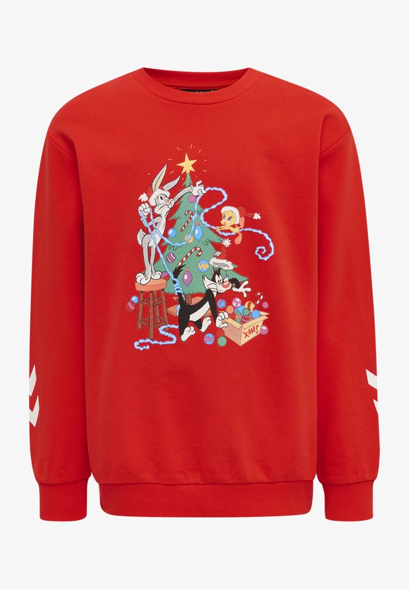Sweat-shirt rouge avec Bugs Bunny, Titi et Grosminet décorant un sapin de Noël avec des ornements et des lumières.