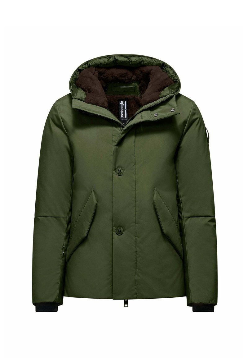 Olivengroene geïsoleerde jas met een capuchon gevoerd met faux bont, knoopsluiting, zijzakken en geribbelde manchetten voor warmte en comfort.