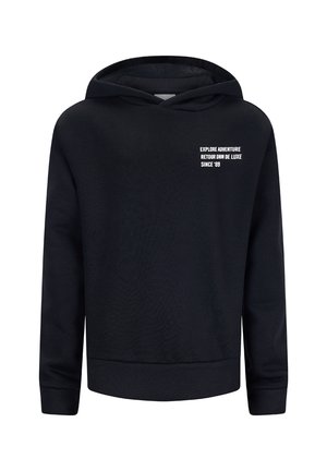 Schwarzer Kapuzenpullover mit Kängurutasche, gerippten Bündchen und Saum. Mit weißem Text: "EXPLORE ADVENTURE RETOUR DNM DE LUXE SINCE '89."