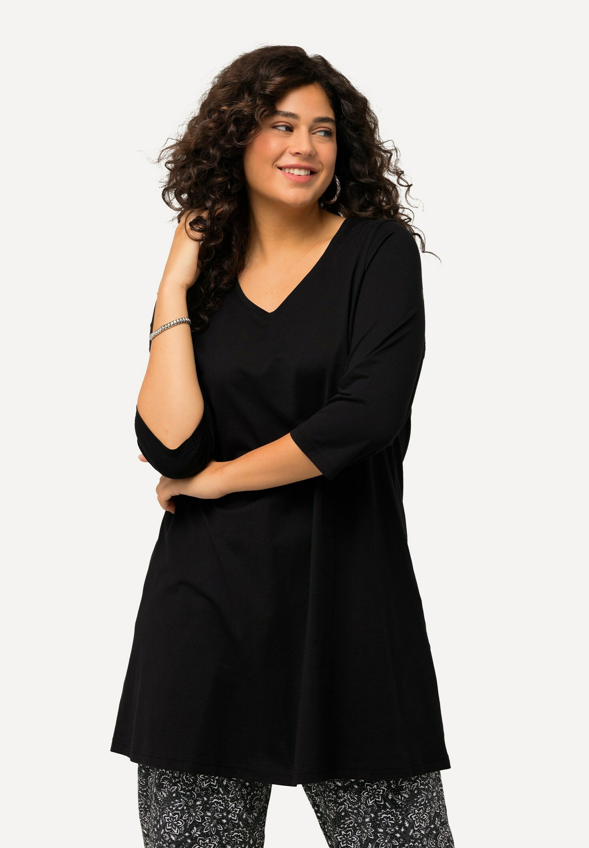 Chemisier/haut Noir Ulla Popken - Taille 16/18 - Coupe Longue - Occasion En Très Bon état