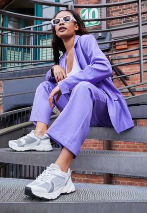Steve Madden, STANDOUT - Sneaker low - white/silver