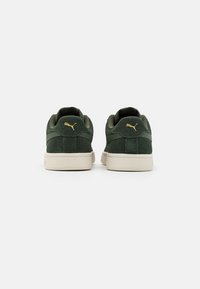 Puma SMASH V2 - Sapatilhas - thyme/team gold/white
