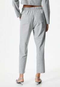 Koton HIGH RISE WAIST DETAIL - Tygbyxor - grey