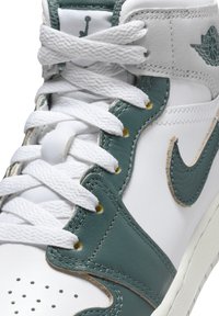 Jordan AIR JORDAN 1 MID SE UNISEX - Sneakers high - white oxidized green-sail-neutral grey
