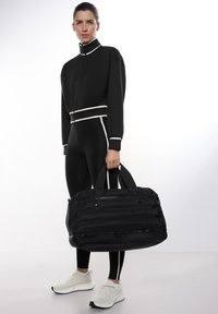 OYSHO PADDED TECHNICAL - Sportska torba - black